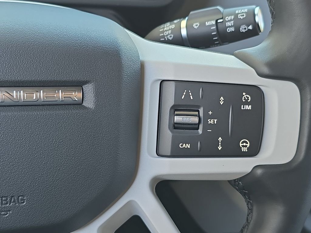 New 2026 Santorini Black Land Rover X-Dynamic SE image 18