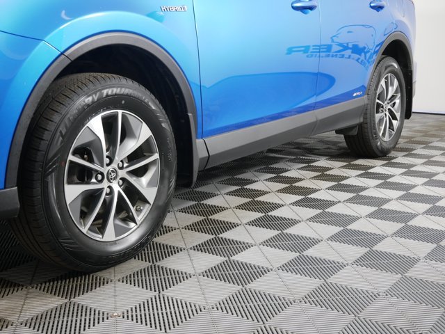 Used 2018 Electric Storm Blue Toyota Hybrid XLE image 2