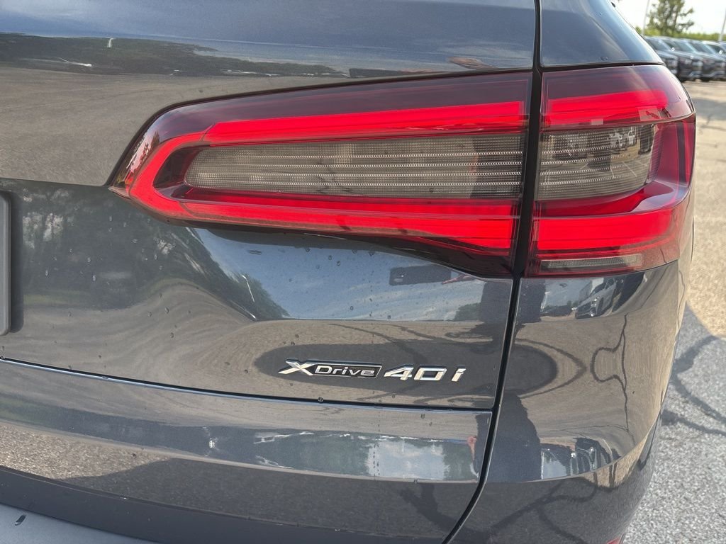 Used 2019 Gray BMW xDrive40i image 26