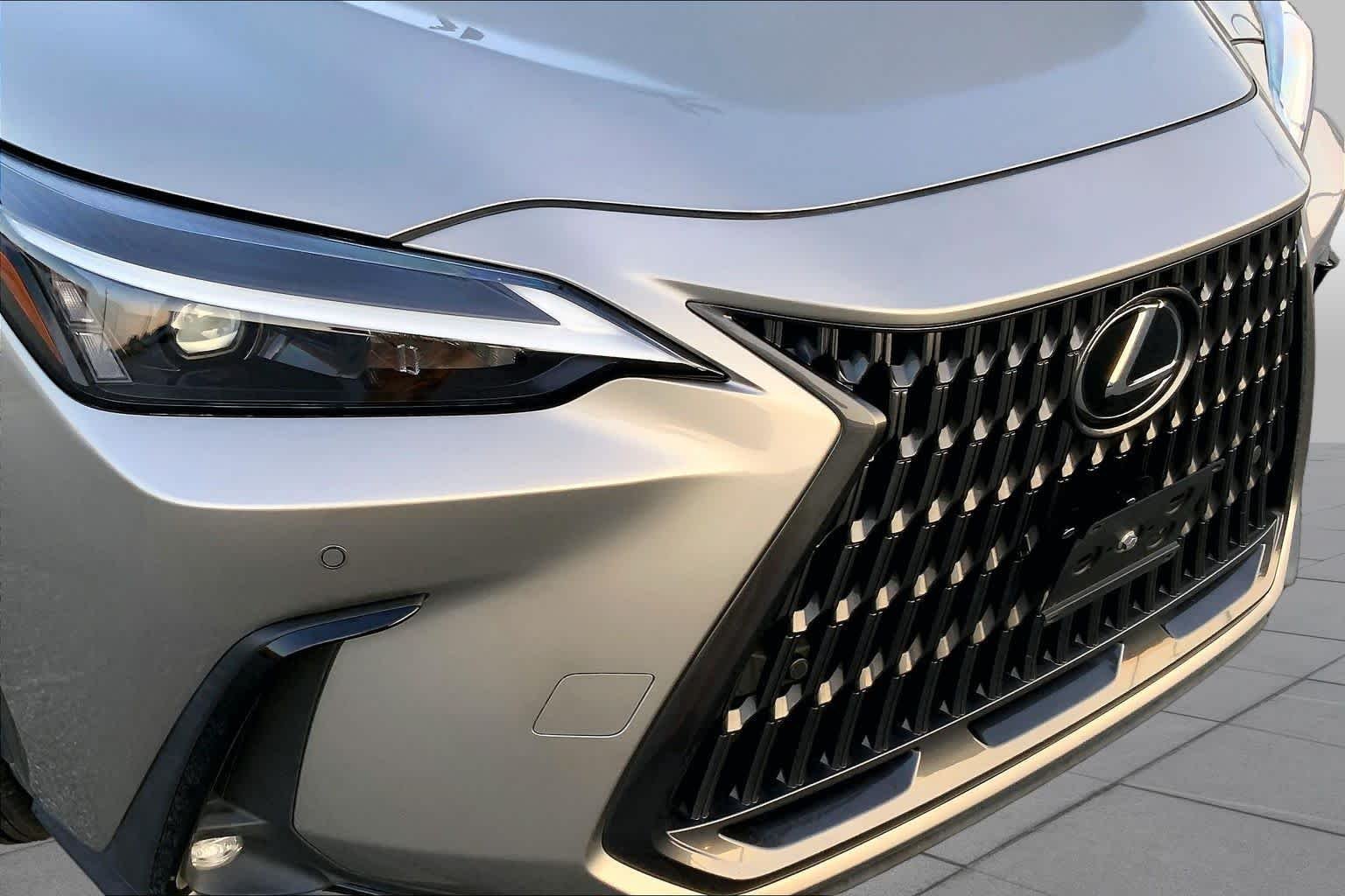 Used 2025 Atomic Silver Lexus Premium image 29