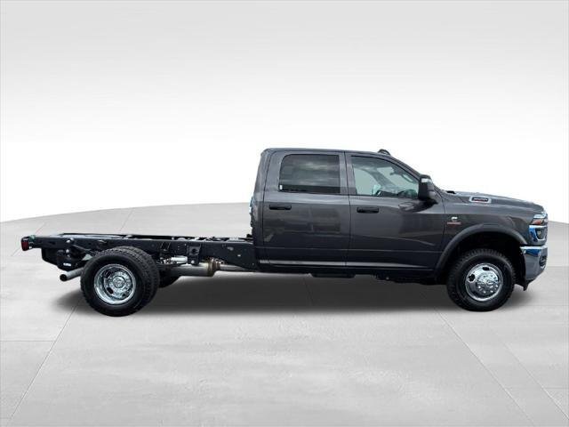 2026 RAM 3500 Chassis Tradesman - Photo 4