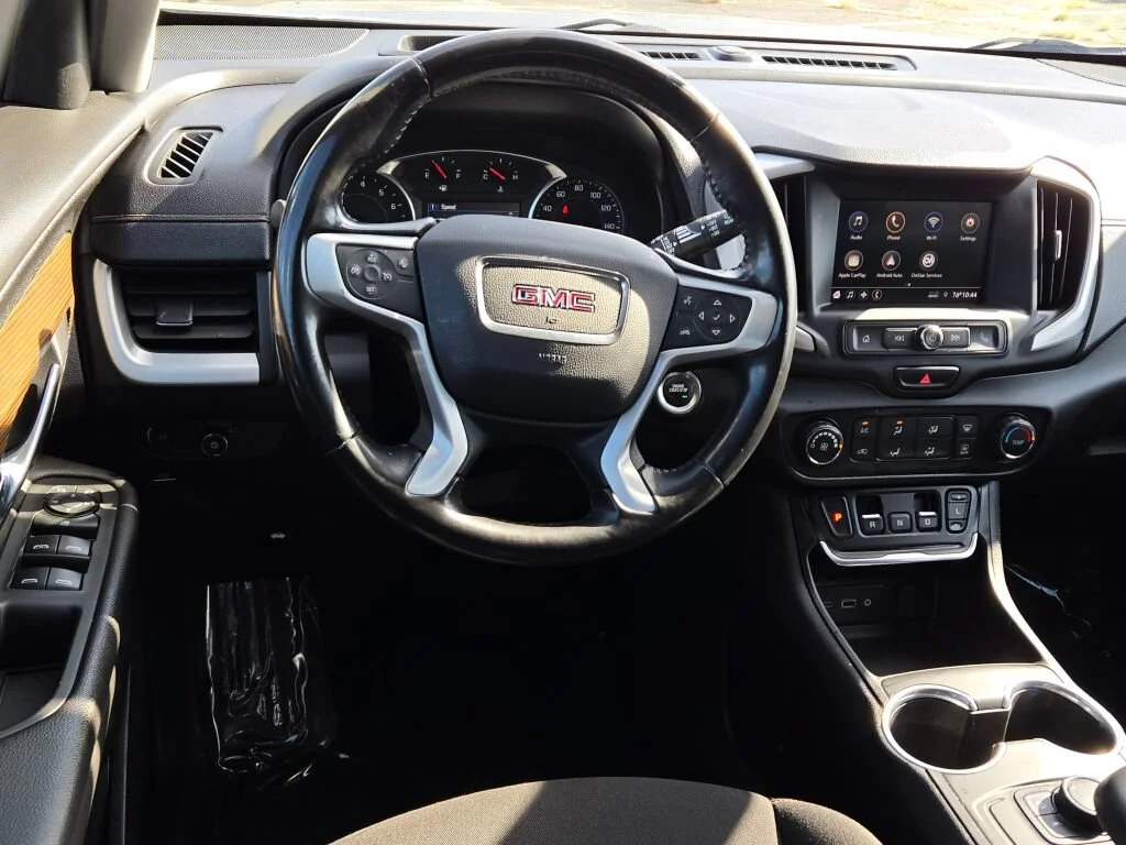 Used 2021 Gray GMC SLE image 16