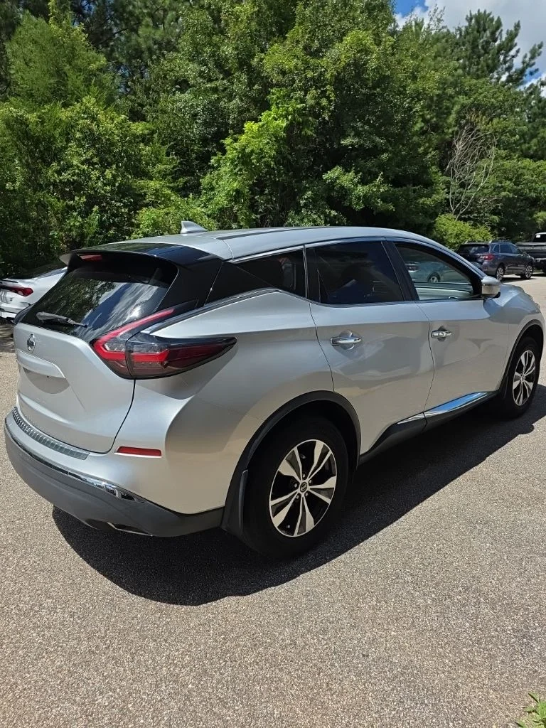 Used 2019 Silver Nissan S image 4