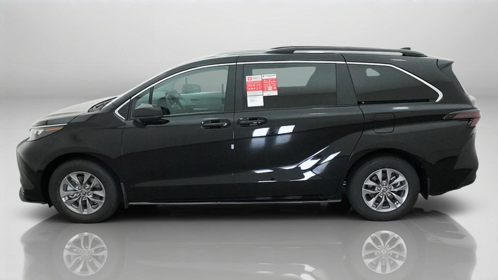 New 2026 Midnight Black Metallic Toyota LE image 32