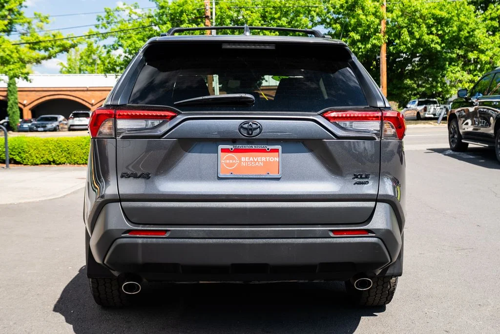 Used 2022 Gray Toyota XLE image 5
