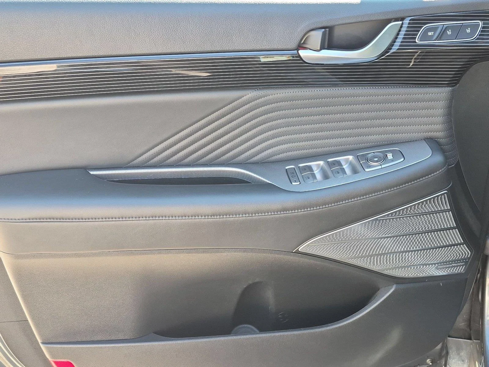Used 2023 Robust Emerald Hyundai Calligraphy image 14