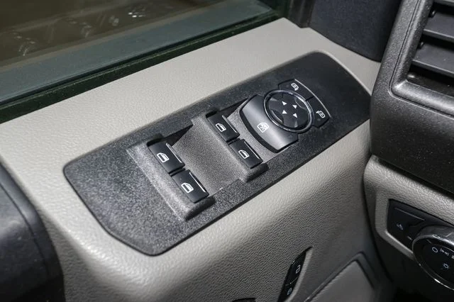 Used 2021 Silver Ford XL image 31