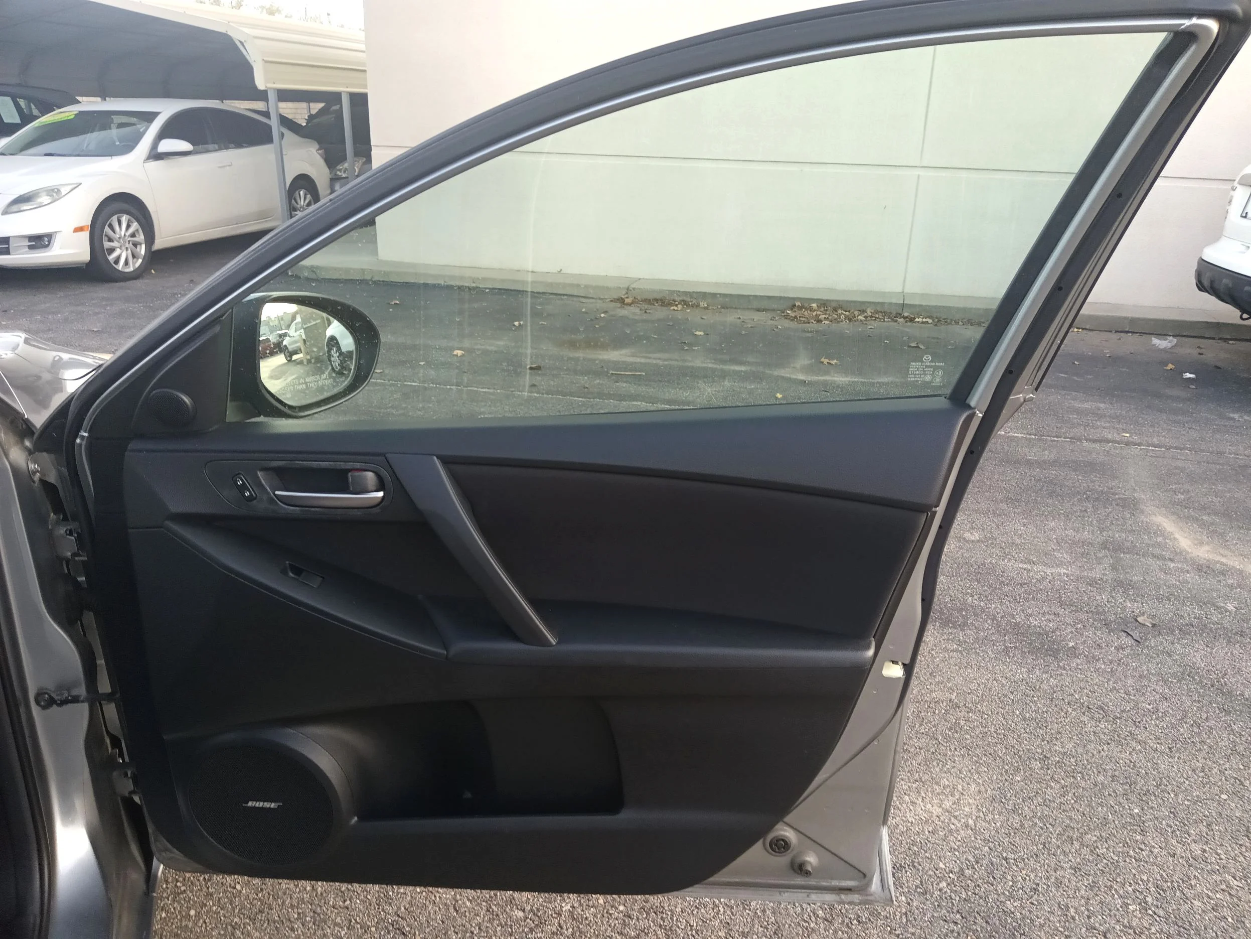 Used 2010 Silver Mazda i SV 4-Door image 18