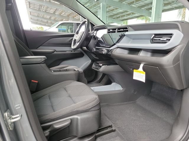 New 2027 Sterling Grey Metallic Chevrolet LT image 17