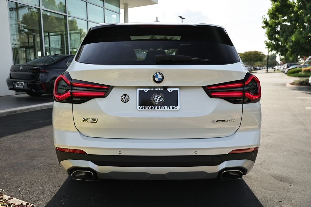 Used 2024 Mineral White Metallic BMW sDrive30i image 10