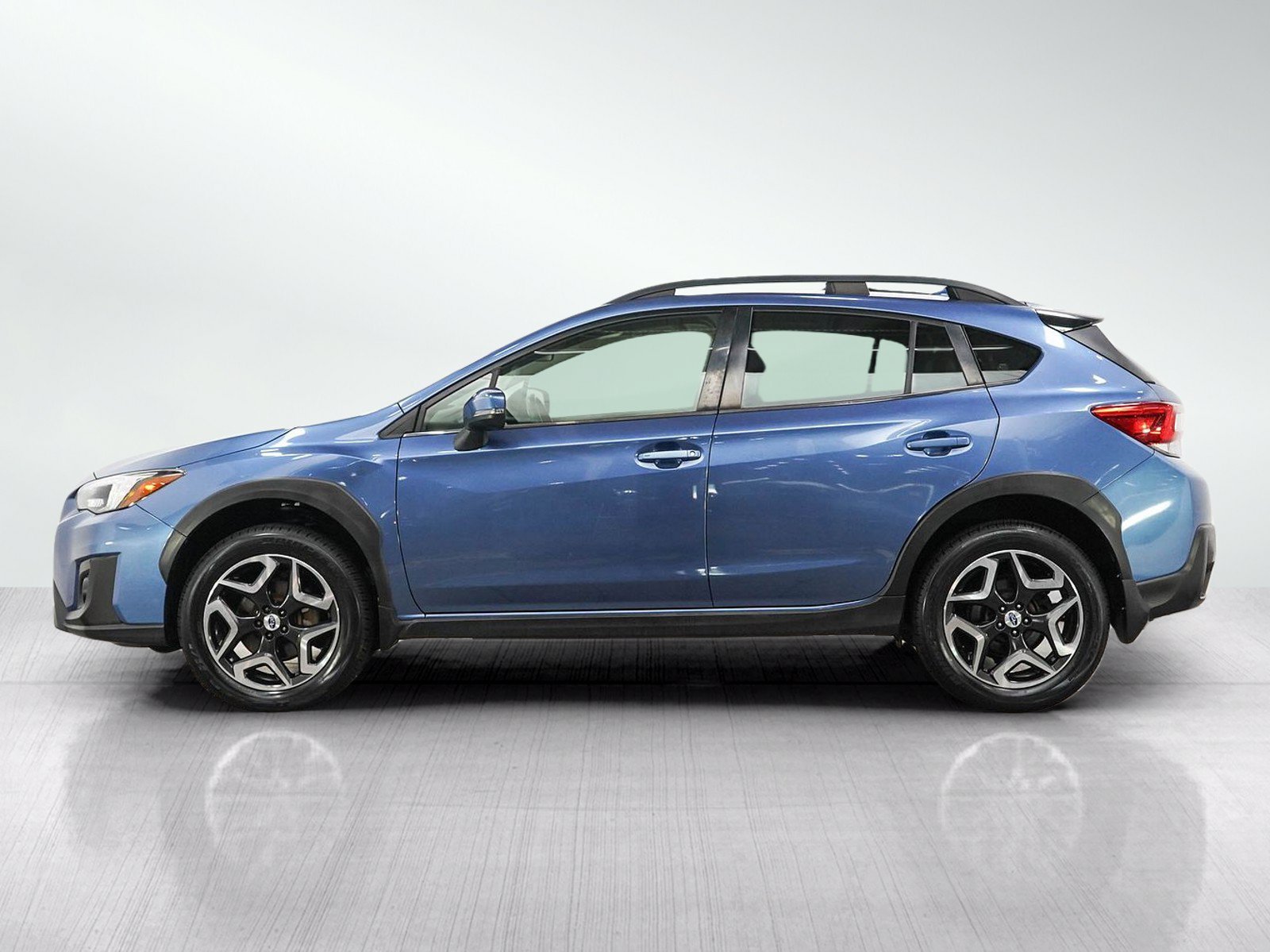 Used 2018 Subaru Crosstrek Limited with VIN JF2GTAMC7J8203584 for sale in Burnsville, Minnesota
