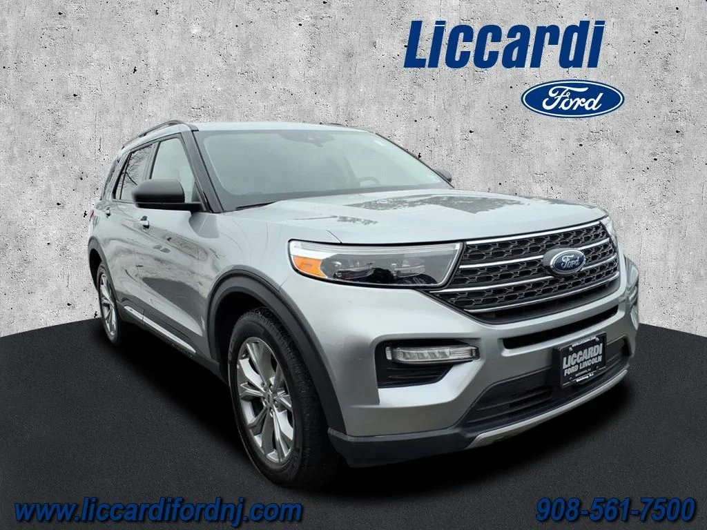 2023 Ford Explorer XLT 4WD's photo