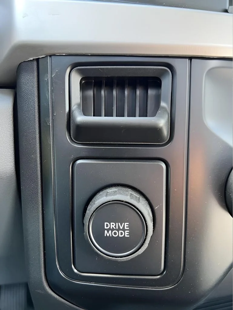 Used 2025 White Ford XL image 27