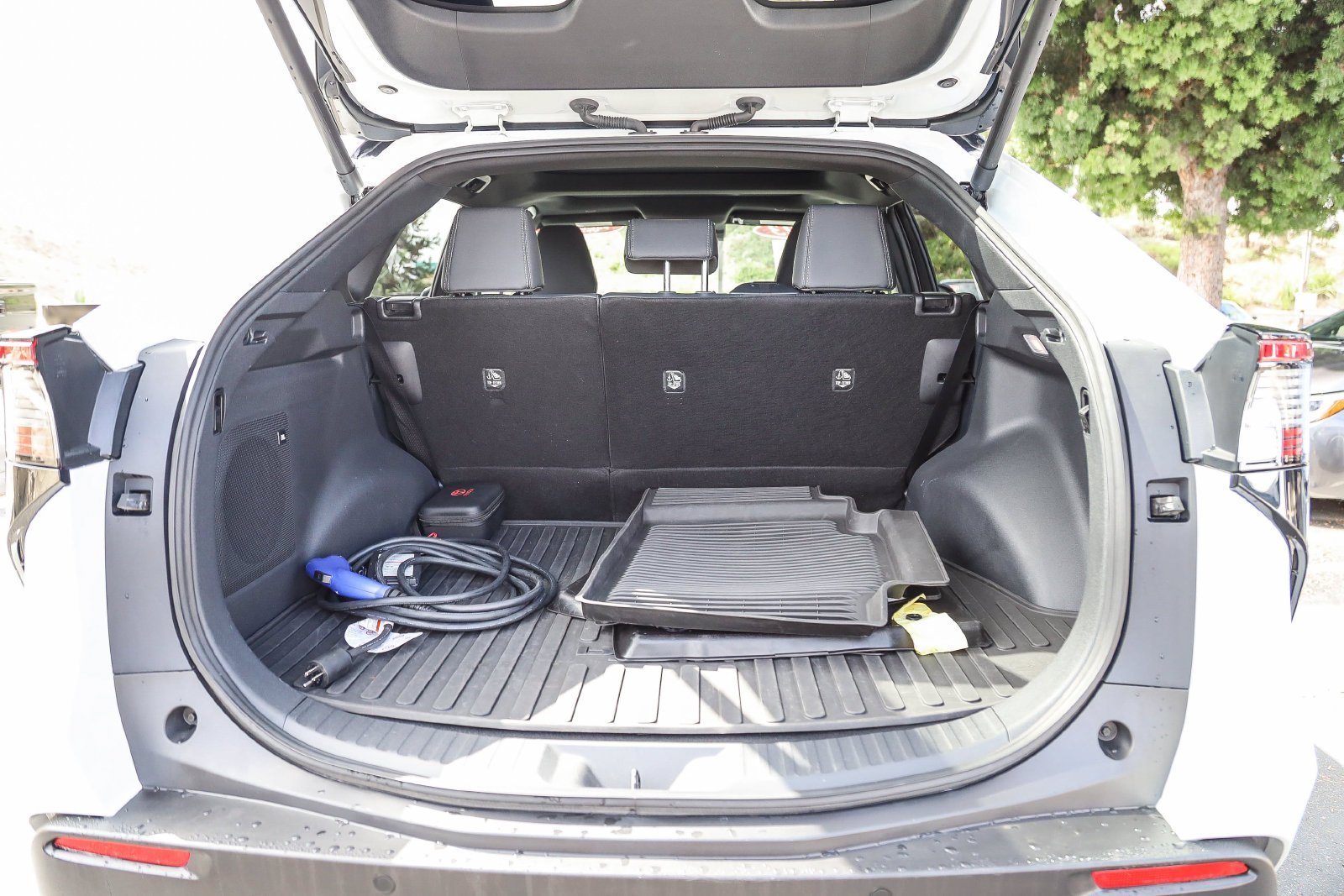 Certified Used 2023 Pearl Toyota Limited image 26