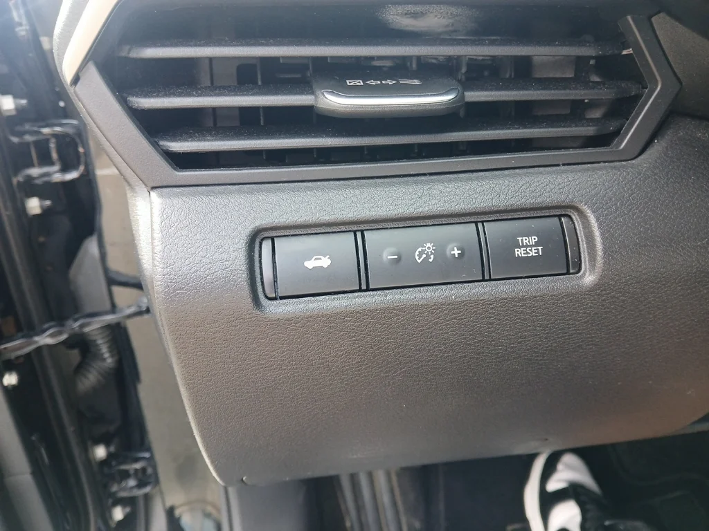 Used 2024 Super Black Nissan 2.5 SV image 17