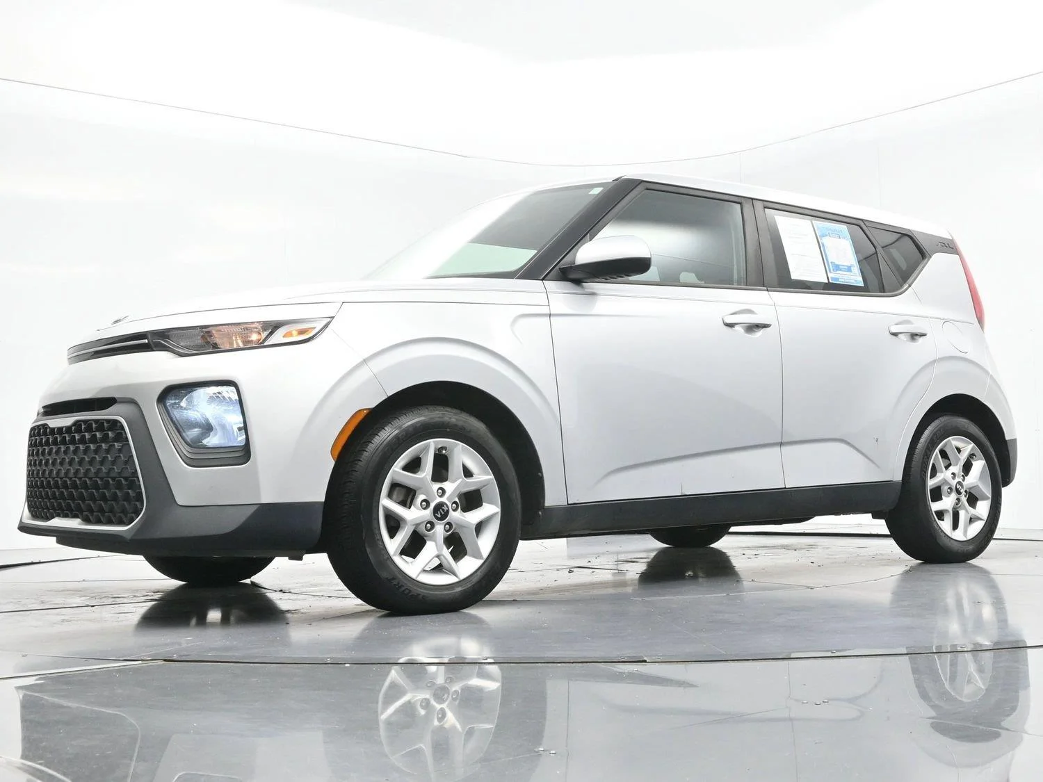 Used 2020 Sparkling Silver Kia S image 43