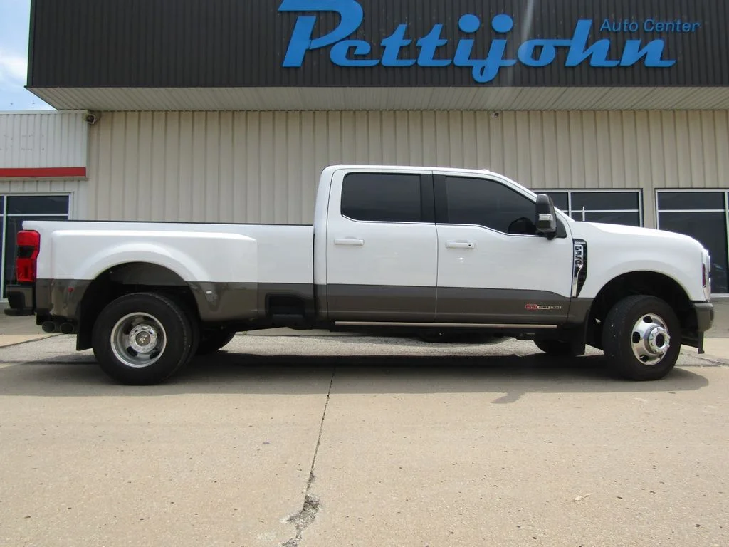 Used 2026  Ford King Ranch image 2