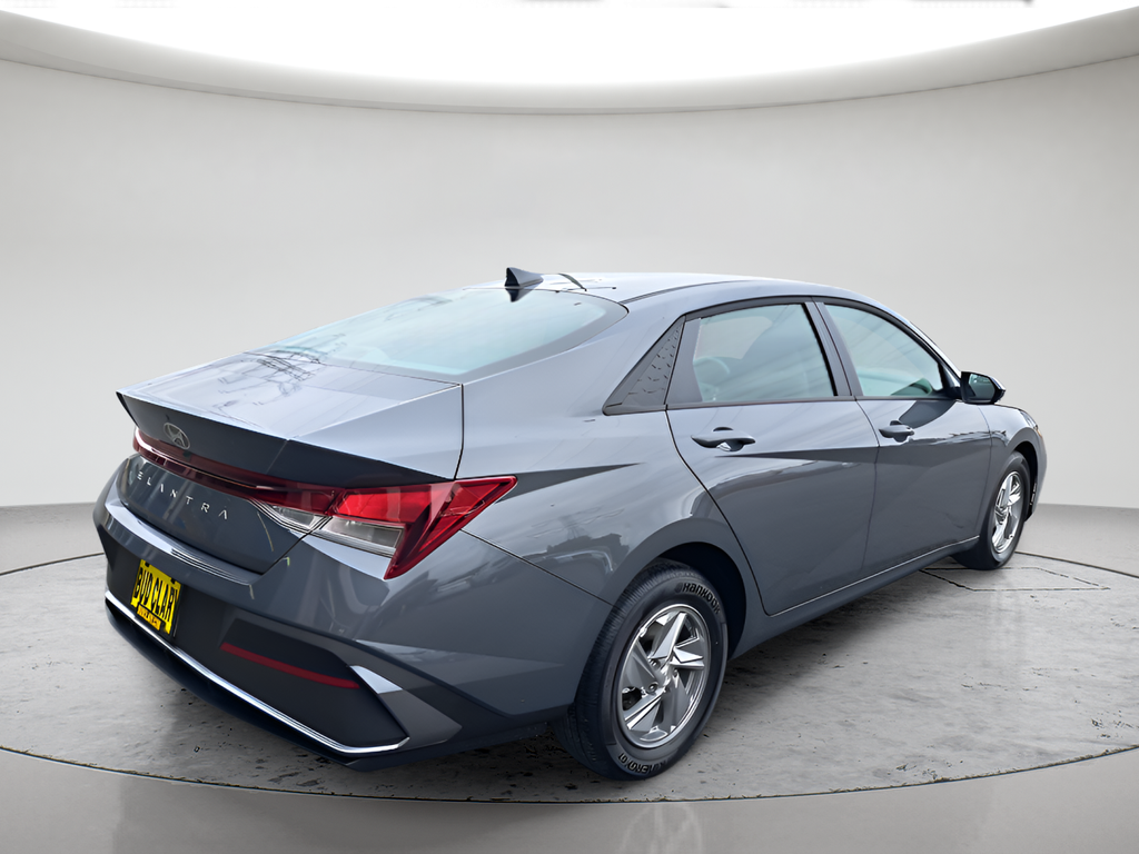 New 2026 Gray Hyundai SE image 3