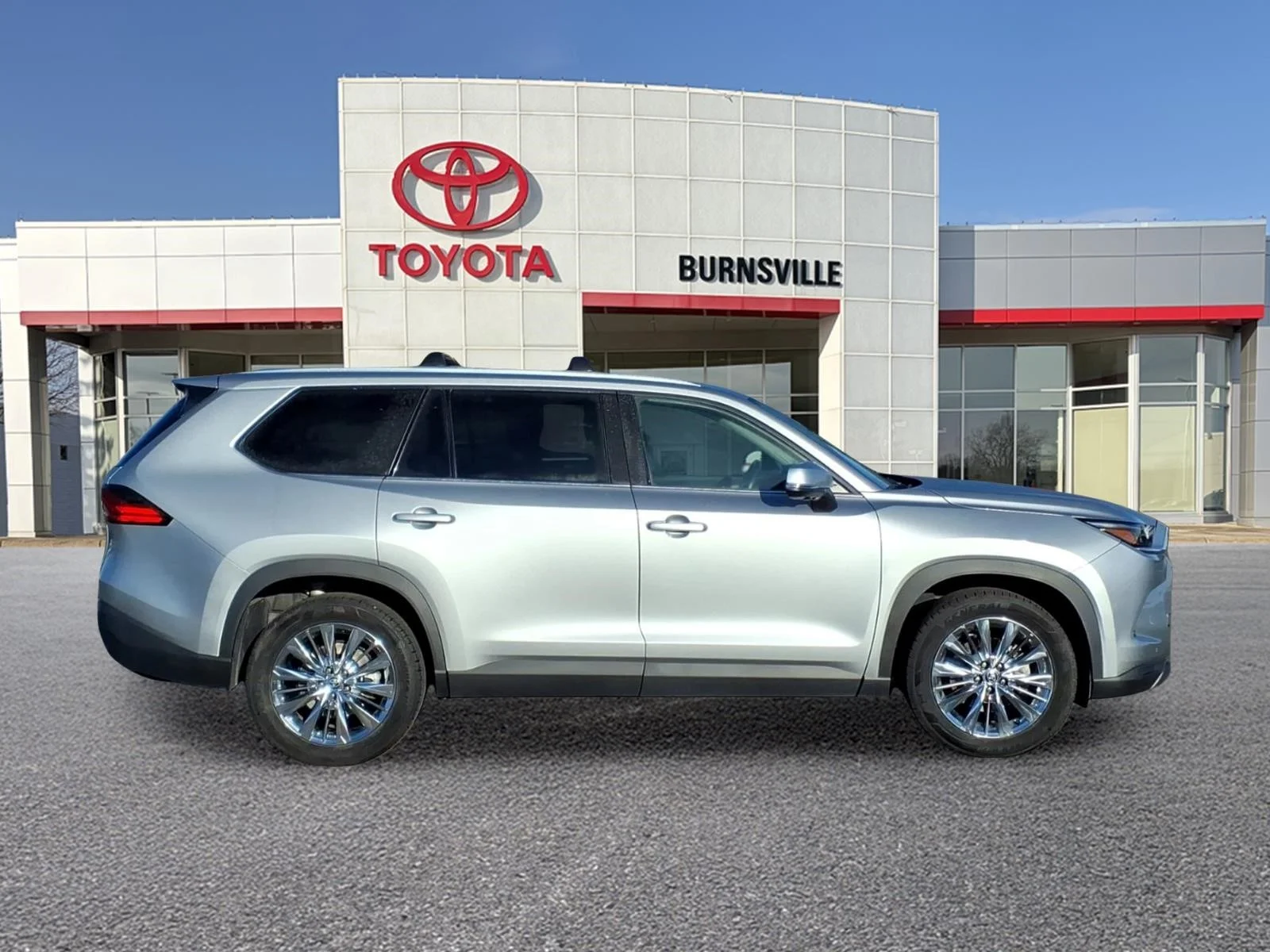 Certified 2024 Toyota Grand Highlander Platinum with VIN 5TDAAAB51RS026178 for sale in Burnsville, Minnesota