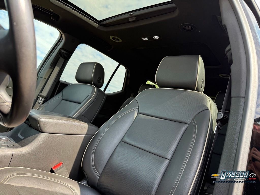 Used 2022 Black Chevrolet Premier image 18