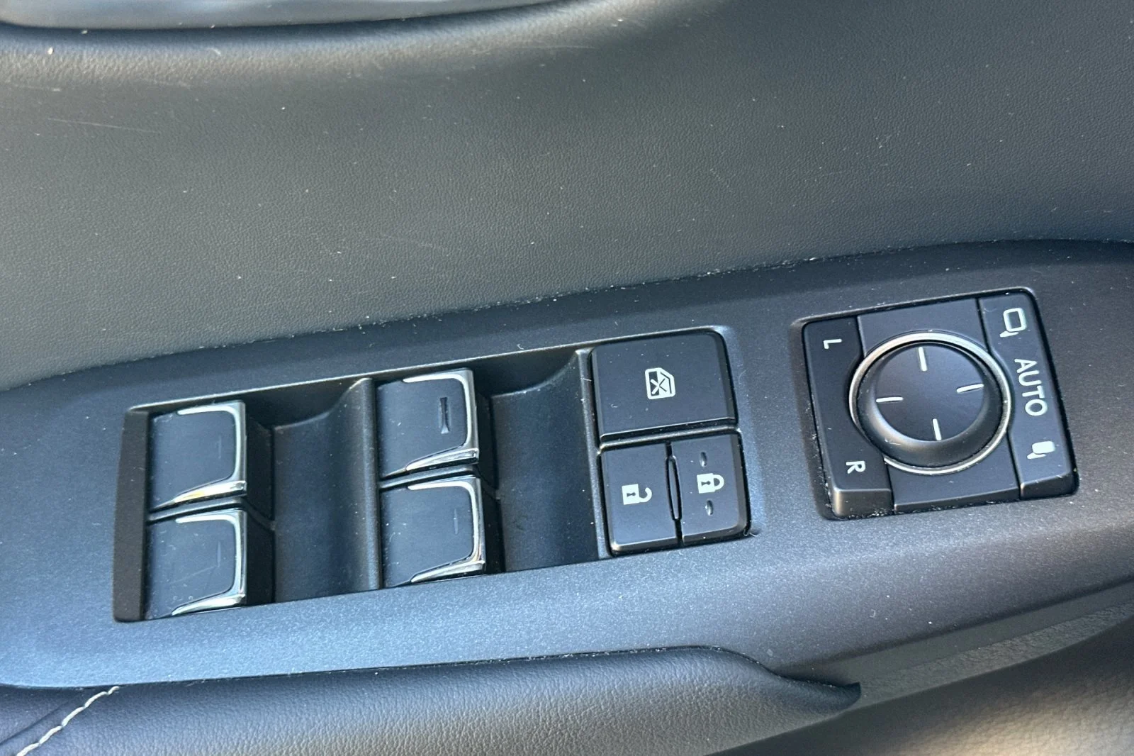 Used 2019 Silver Lexus 300 Base image 19