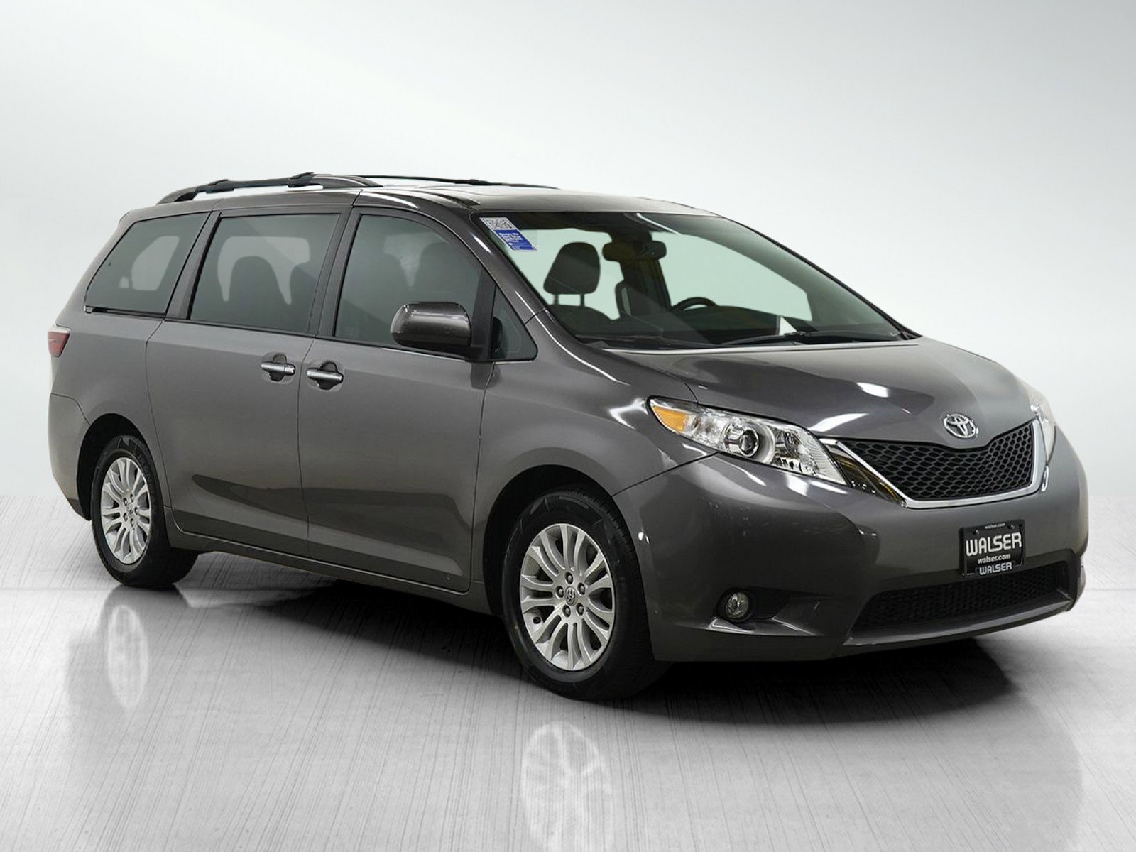 2017 Toyota Sienna XLE Premium - Photo 7