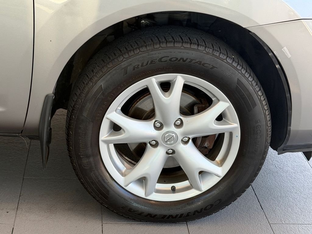 Used 2011 Gray Nissan SV image 9