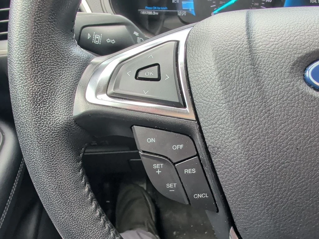 Used 2024 Blue Ford SEL image 13