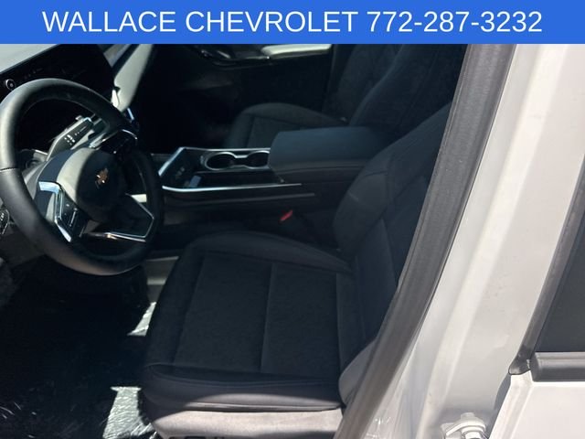 Used 2025 White Chevrolet LT image 13
