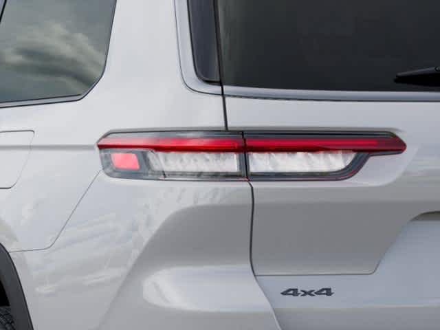 New 2026 Bright White Clear-Coat Exterior Paint Jeep Laredo Altitude image 15