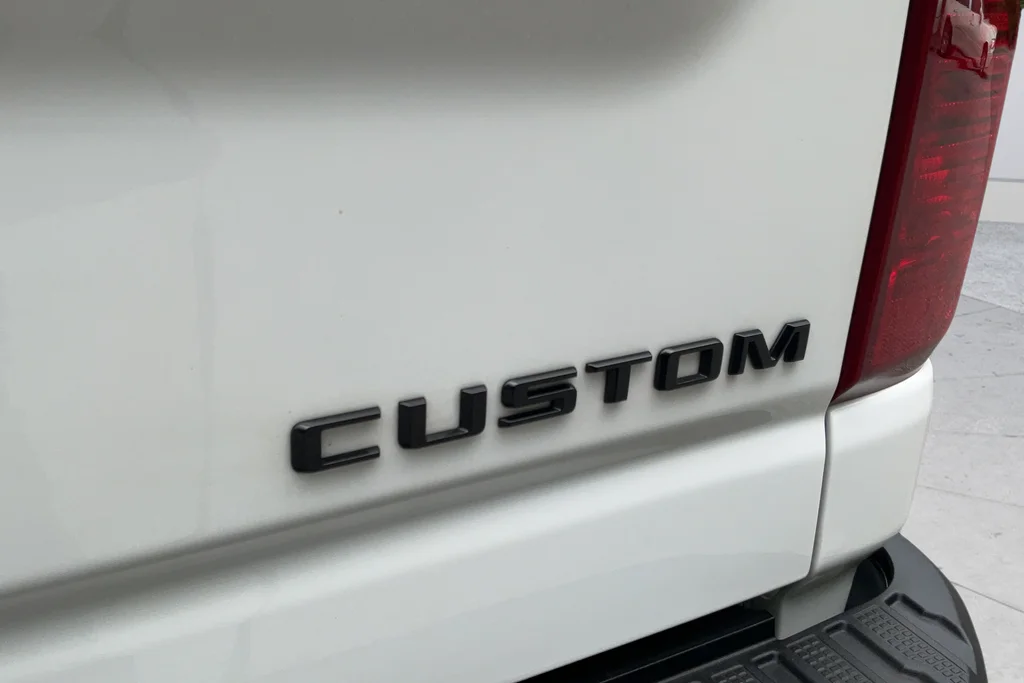 Used 2025 White Chevrolet Custom image 29