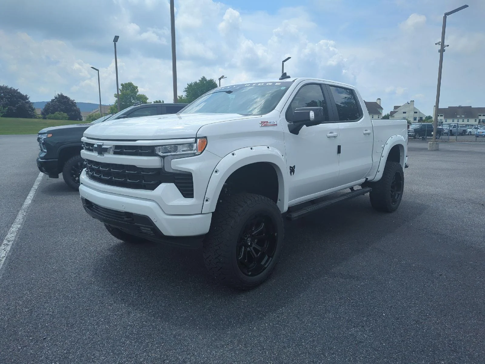 New 2026 Summit White Chevrolet RST image 27