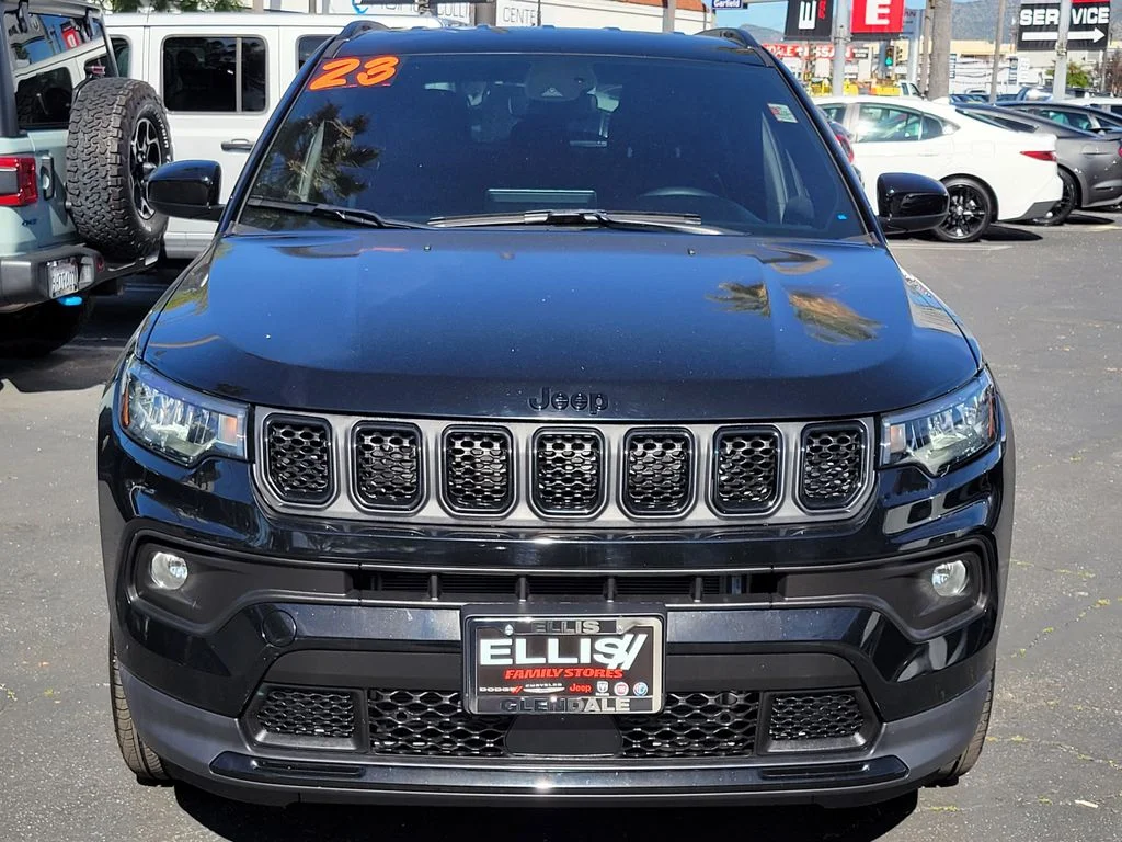 Used 2023 Black Jeep Latitude image 29