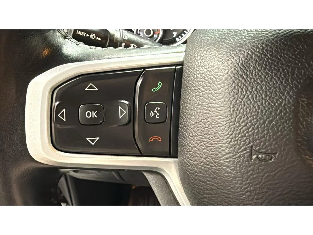Used 2022 Billet Silver Metallic Clearcoat Ram Big Horn Crew Cab 4X4 3.6L V6 1 OWNER image 22