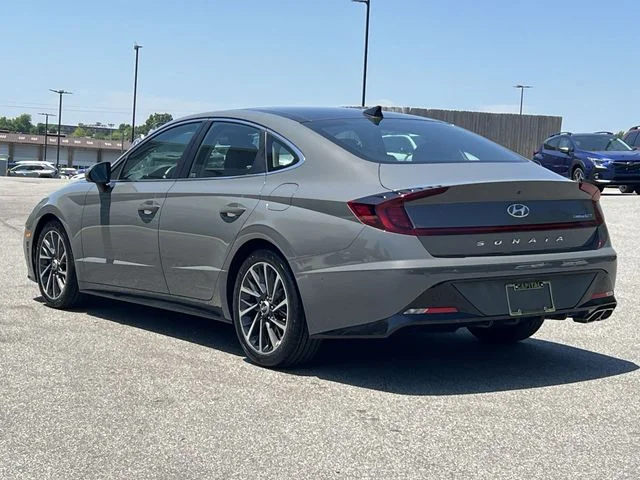 Used 2022 Gray Hyundai Limited image 11