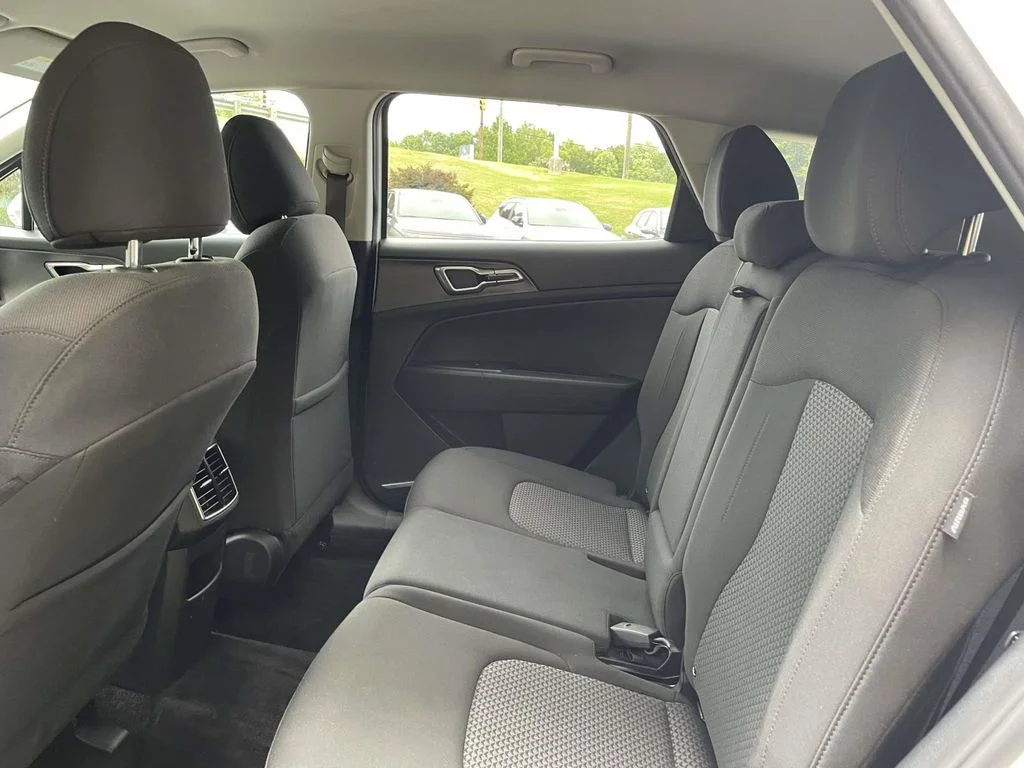 Used 2025 White Kia LX image 10