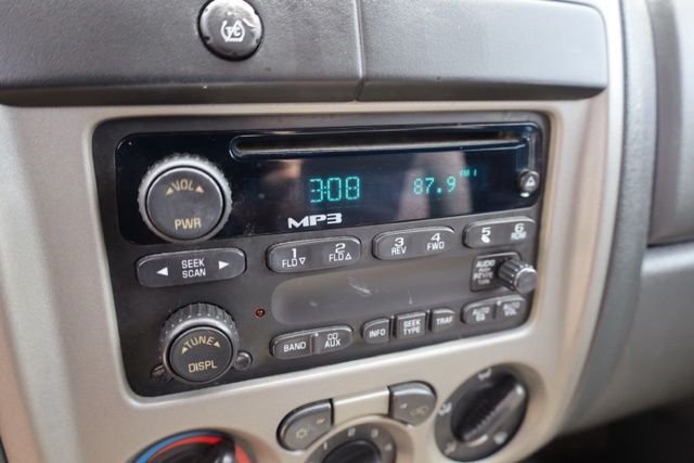Used 2005 Red Chevrolet LS image 6
