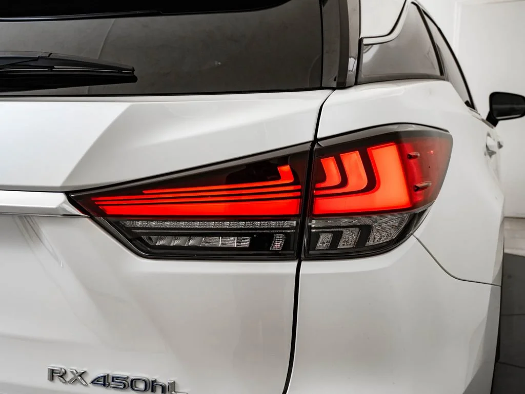 Used 2022 White Pearl Lexus 450hL Luxury image 9