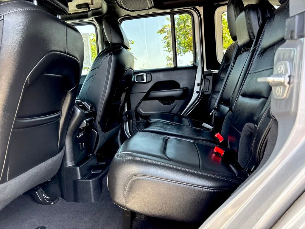 Used 2021 Billet Silver Metallic Clear Coat Jeep Sahara Altitude image 18