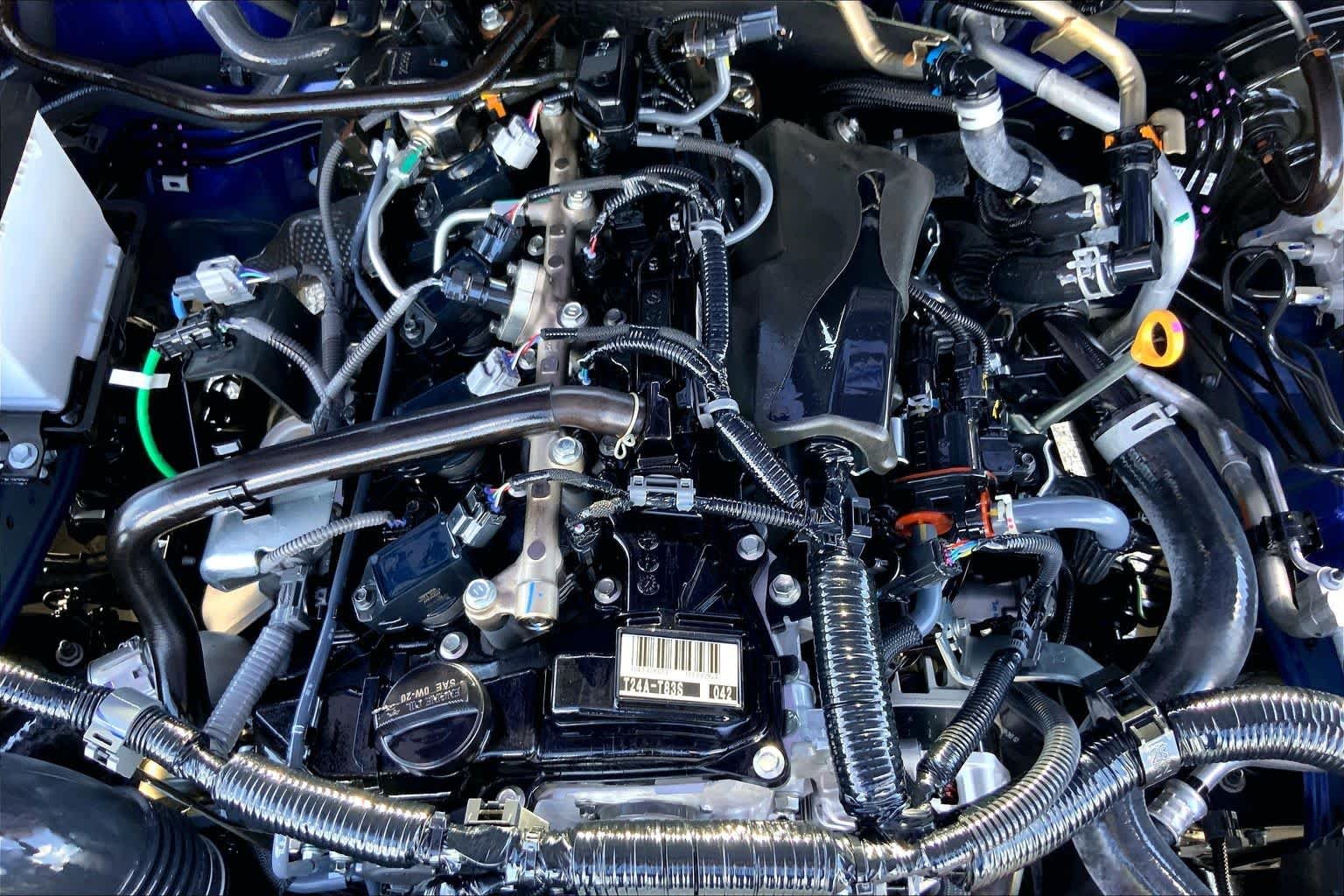 Used 2025 Blue Crush Metallic Toyota SR5 image 32