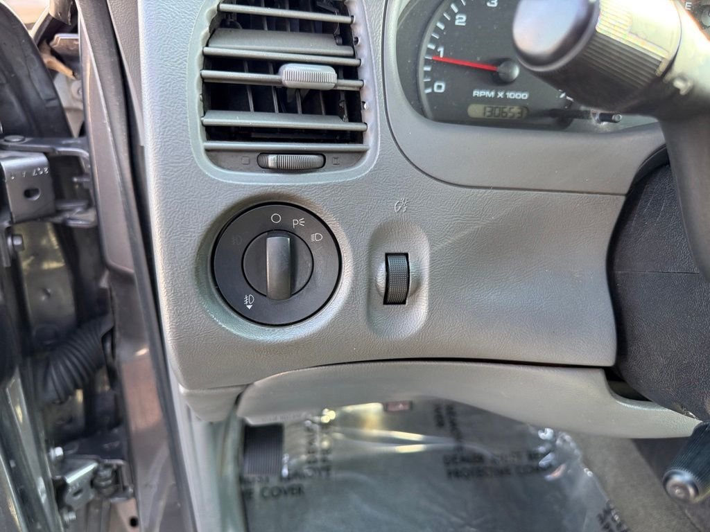 Used 2011 Gray Ford XLT image 6