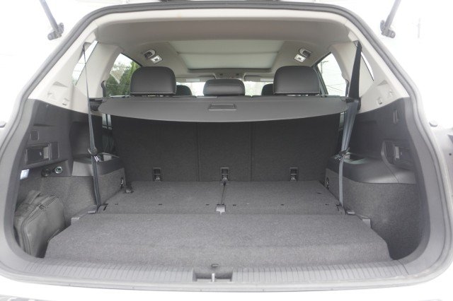 Used 2023 WHITE Volkswagen SE image 9
