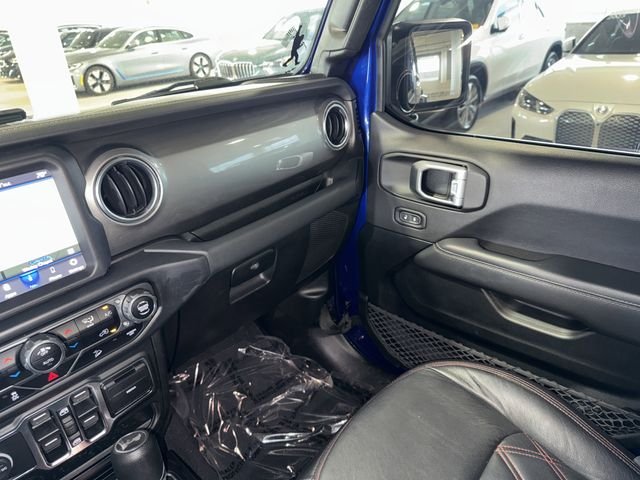 Used 2020 Ocean Blue Metallic Clearcoat Jeep Unlimited Sahara image 30