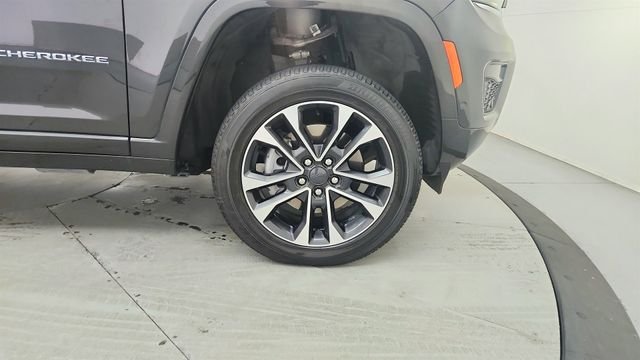 Used 2023 Brown Jeep Overland 4xe image 25