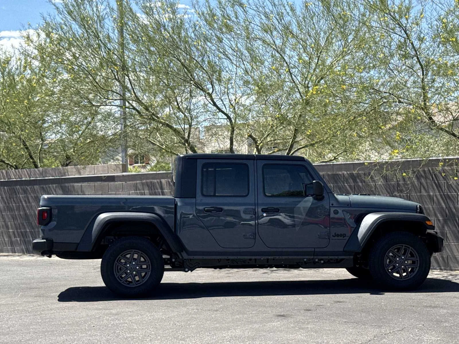 New 2026 Anvil Clear-Coat Exterior Paint Jeep Sport S image 9
