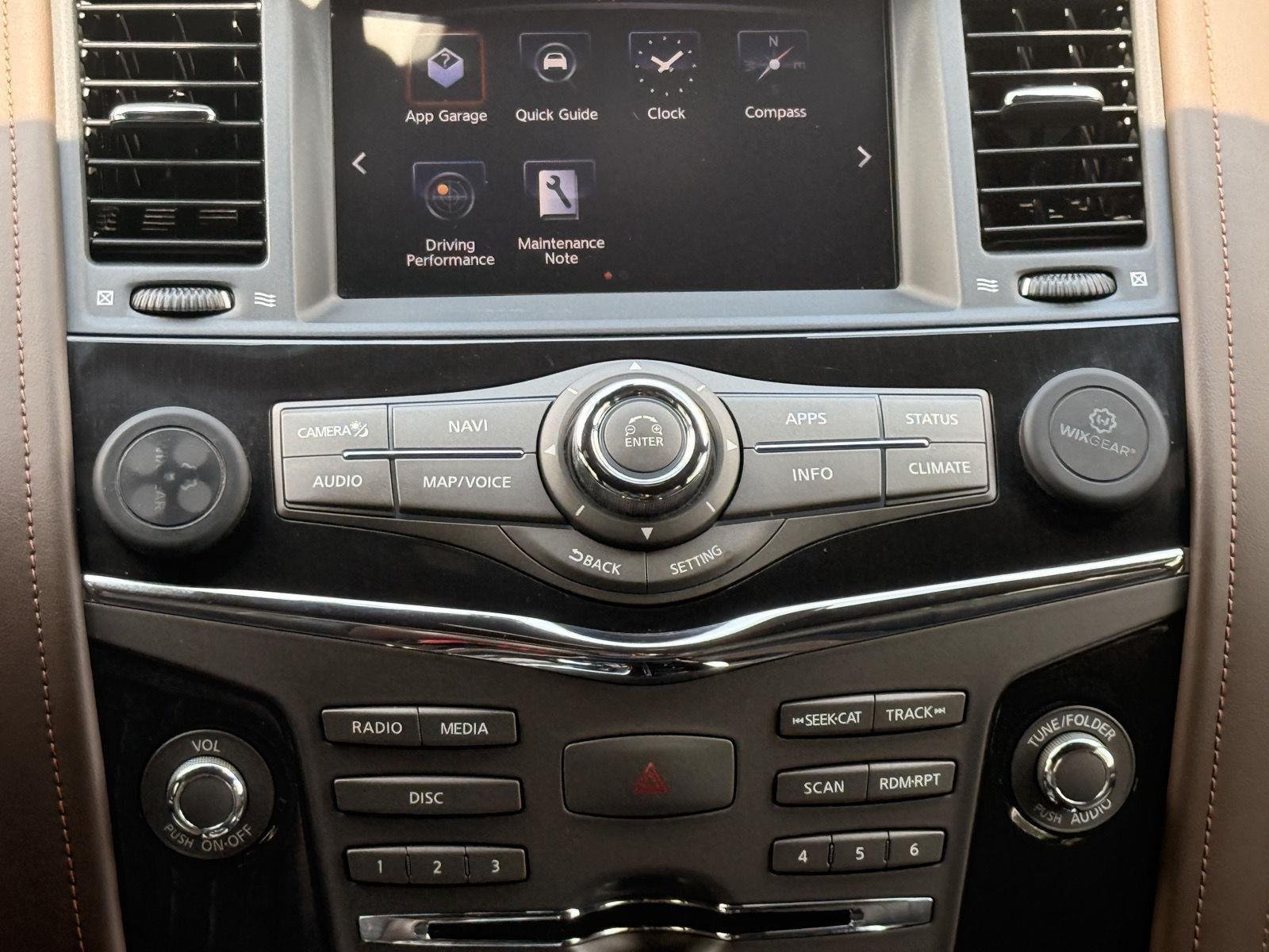 Used 2018 Super Black Nissan Platinum image 33