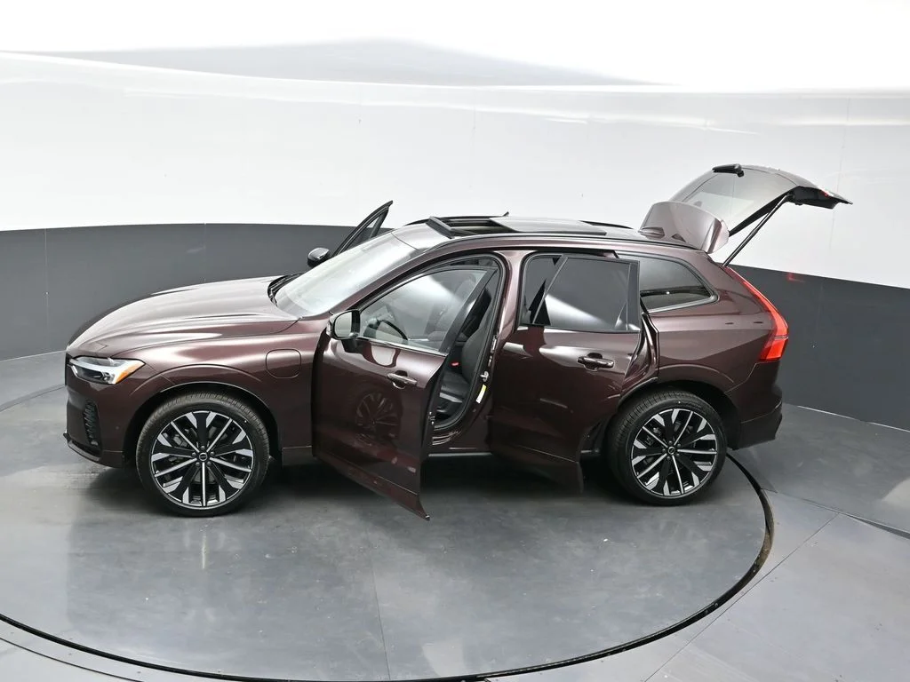 New 2026 Mulberry Red Volvo T8 Ultra image 40
