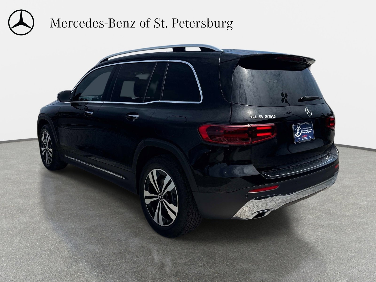 New 2026 Black Mercedes-Benz 250 SUV image 4