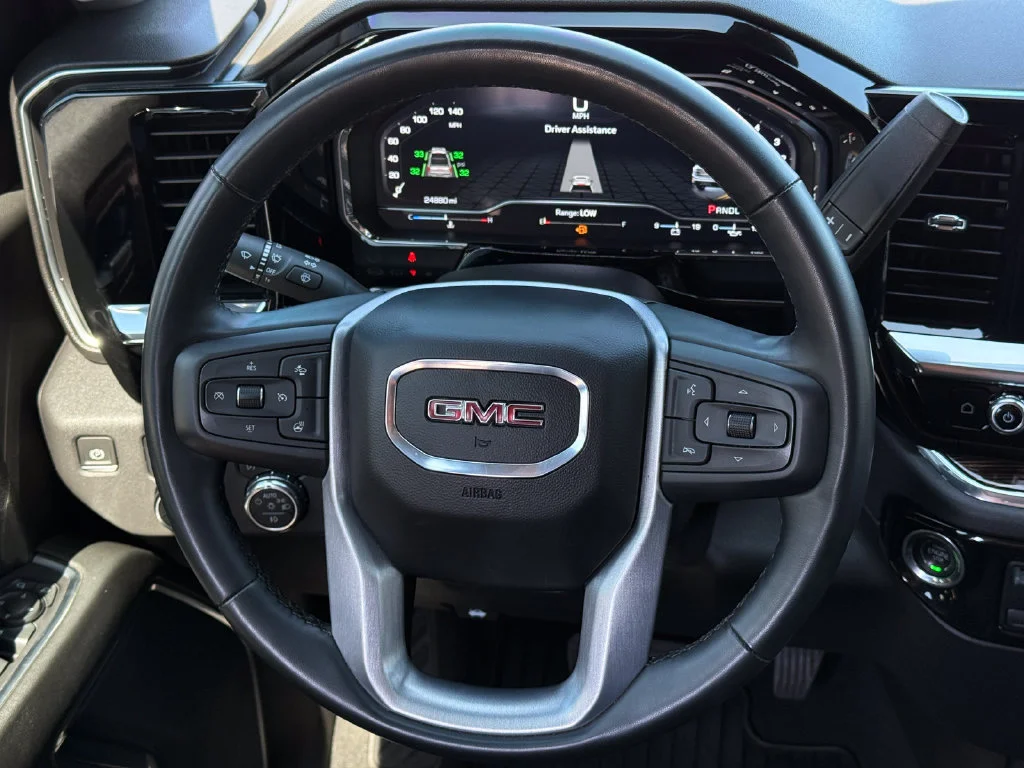 Used 2023 SUMMIT WHITE GMC Elevation image 21