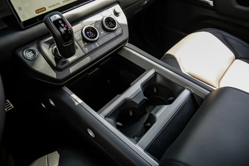 2025 Land Rover Defender V8 - Photo 28